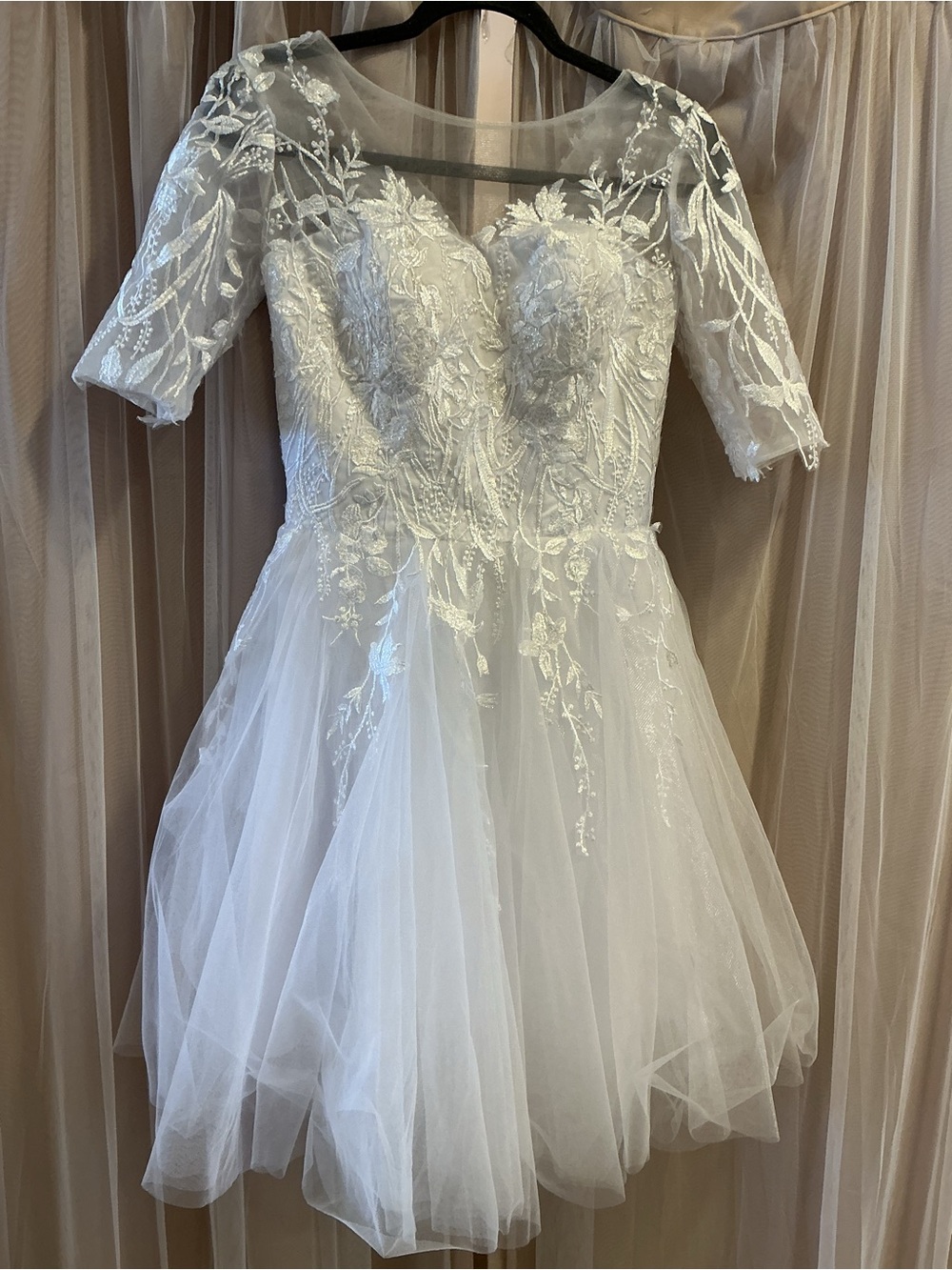 Elegant White Lace A-Line Short Dress - Picture 2 of 3